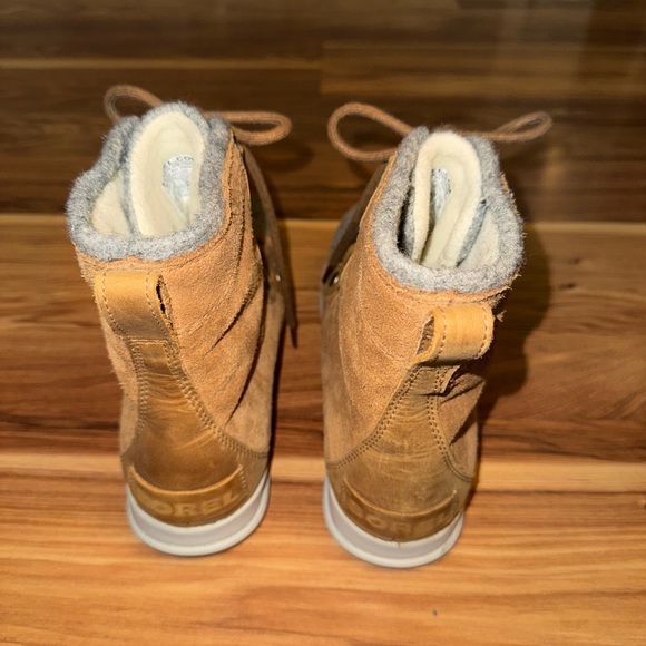 Sorel Joan Explorer Boot Size 8 - Picture 2 of 6